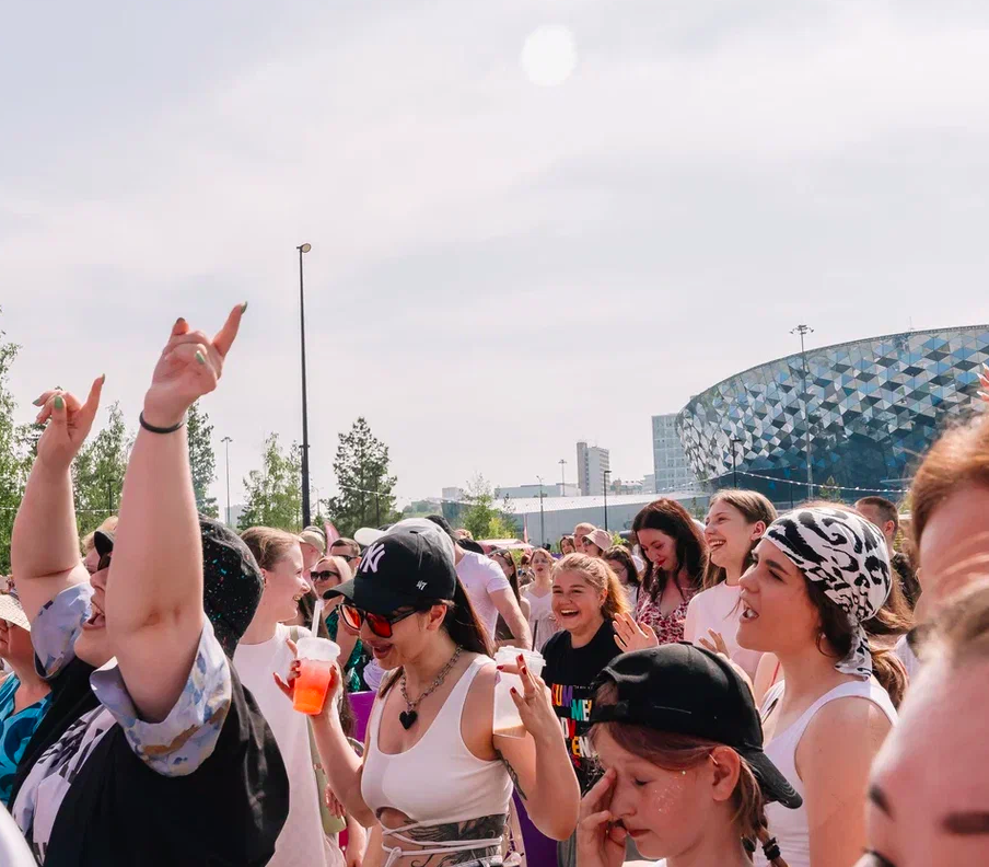 Фото Орали «Сигма-бой» и «А у реки». Опубликованы яркие моменты Черника Music Fest в Новосибирске 11